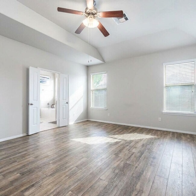 Building Photo - 21388 Timber Lodge Ln