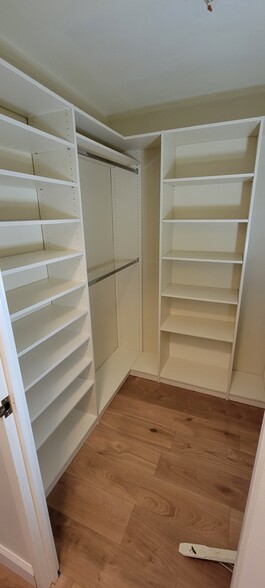 Walk-In Closet - 1625 Larimer St