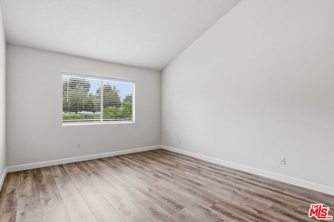 Building Photo - 18136 Oxnard St