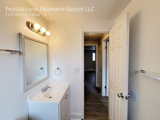 Building Photo - 7145 Alegre Cir