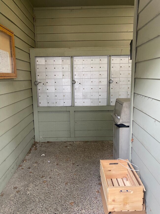 Building Photo - 7151 Gaston Ave