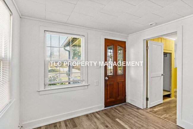 Building Photo - 717 S 2nd St