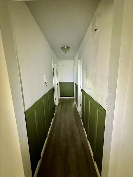 Building Photo - 6524 Blue Grass Dr