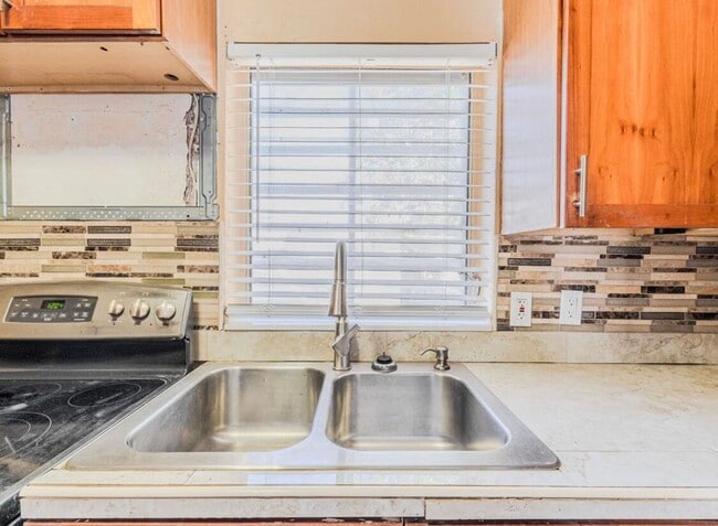 Building Photo - 112 W 34th St