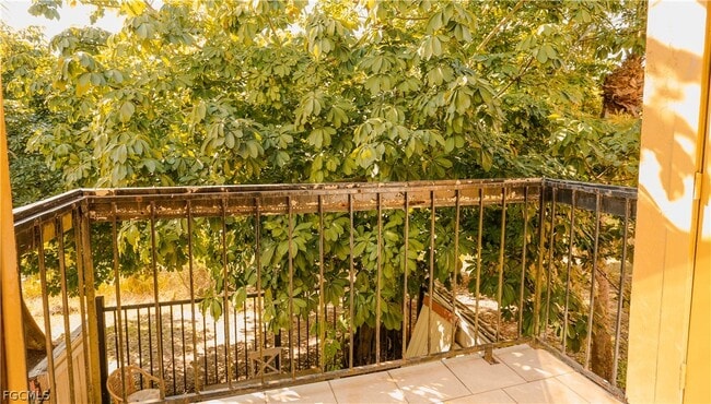 Building Photo - 2835 Winkler Ave