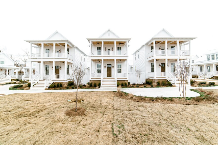 Building Photo - 2025 Loretta Parker Lane