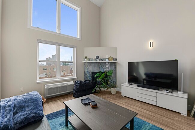 Building Photo - 212 70th St