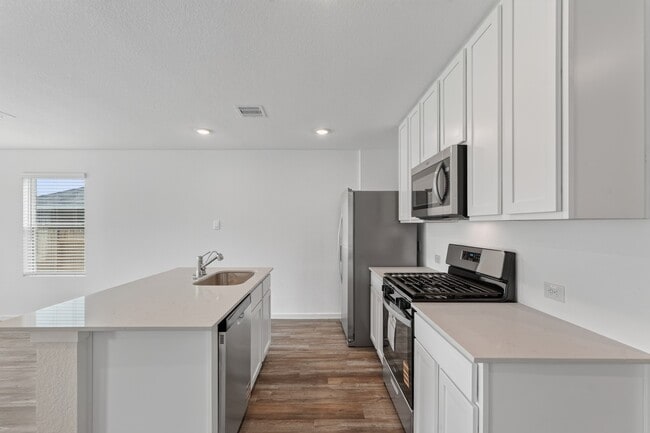 Building Photo - 40818 Hawthorne Glades St