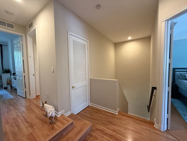 Building Photo - 6393 Bella Cir