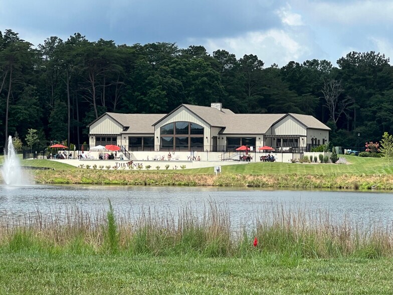 Building Photo - 26051 Vintage Cir