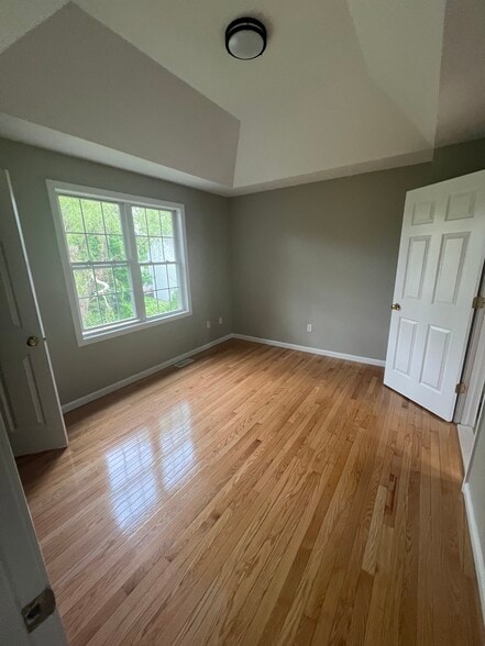 Building Photo - 100 Franklin St