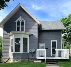 Building Photo - 830 Bowery St