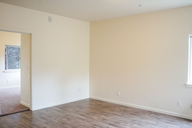 Building Photo - Modern 1 Bedroom with A/C + Private Balcon...