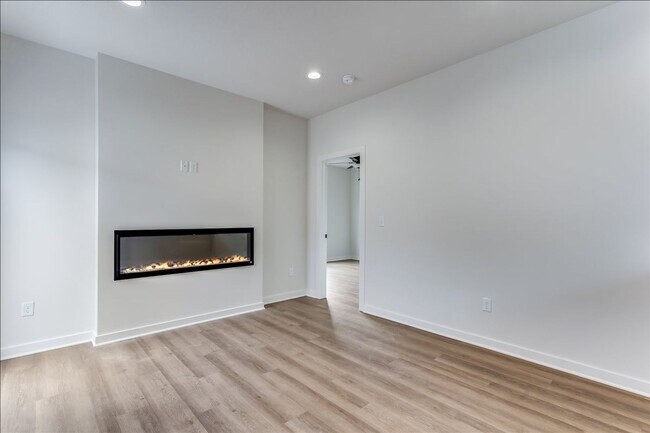 Building Photo - Beautiful Five Bedroom, Two Bathroom