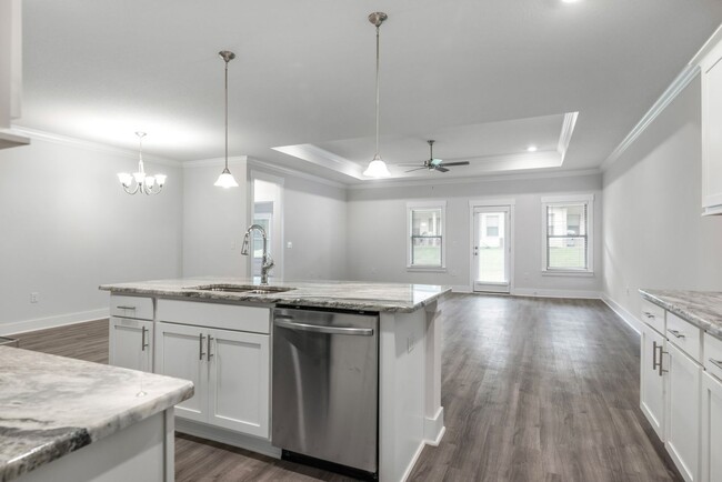 Building Photo - Beautiful 3-Bedroom Townhome
