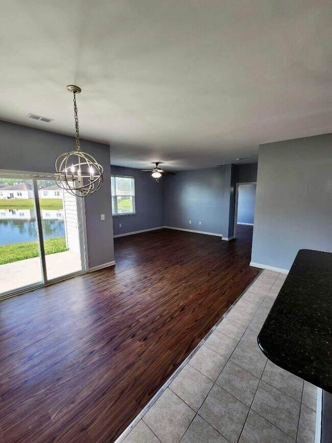Building Photo - 884 Hayes Point Cir