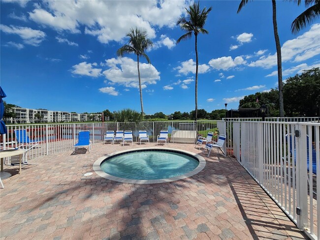 Building Photo - 9520 Seagrape Dr