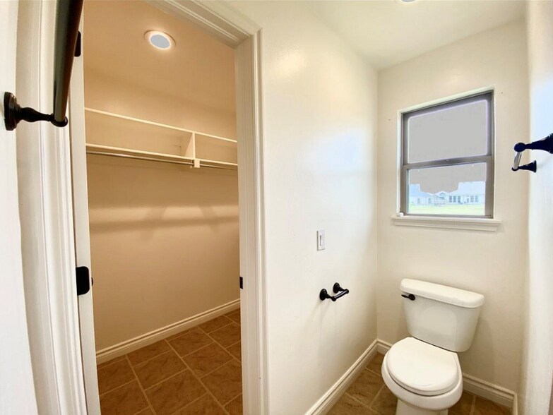 Master bathroom with walk-in closet - 2452 NW 190th St