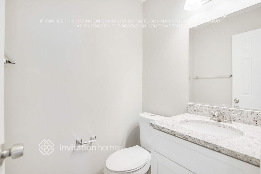 Building Photo - 4558 Carriage Park Dr