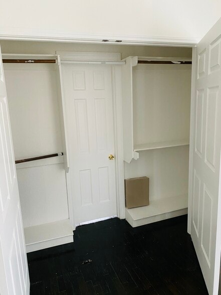 Building Photo - 4217 Donnelly Ave