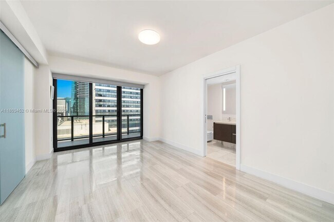 Building Photo - 1451 Brickell Ave