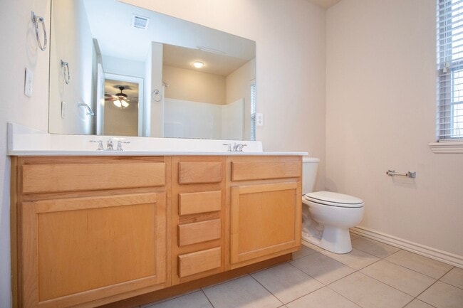 Building Photo - ***300 Copper Oaks***