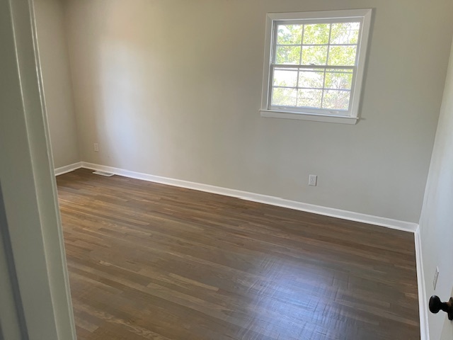 Bedroom - 5918 Woodside Ave