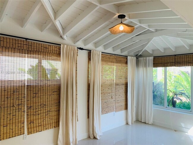 Building Photo - 4218 Braganza Ave