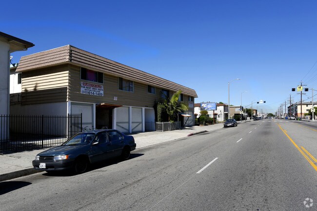 Building Photo - Wilmington Villas