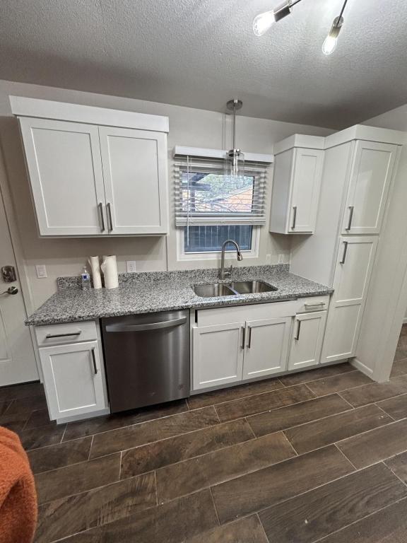 Building Photo - 3105 Vista Ln