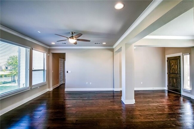 Building Photo - 9305 McKnight Lp