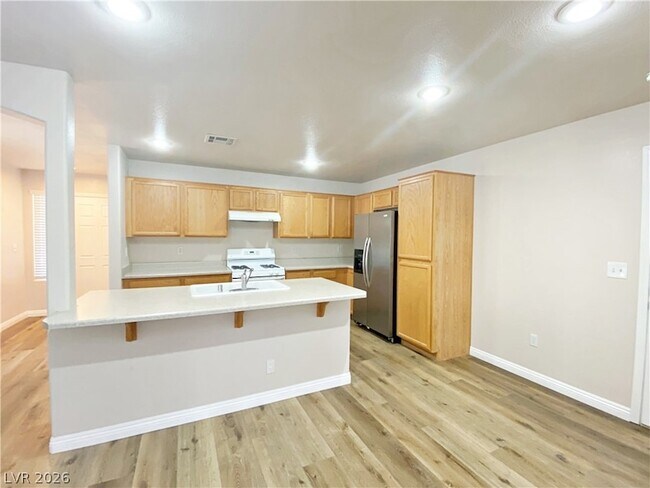Building Photo - 5281 Valencia Crest Ave