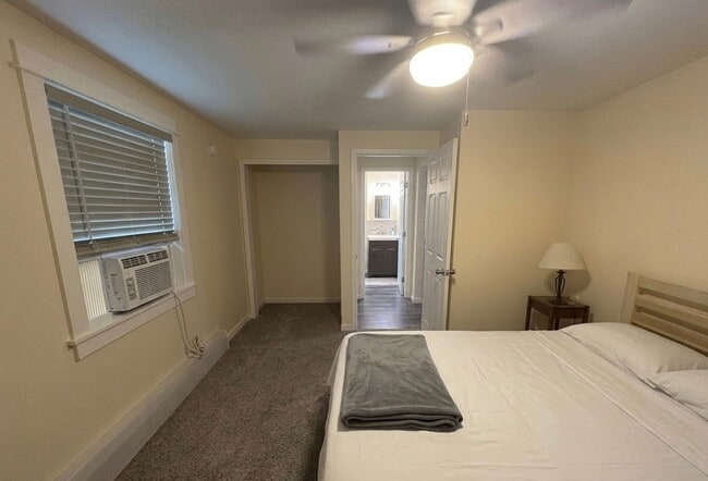Building Photo - Modern 1 Bedroom Unit in Central Manhattan!