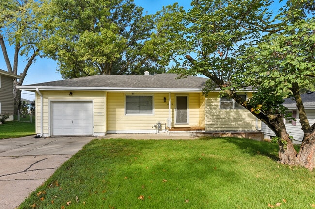 Primary Photo - 2710 S 48th Ave