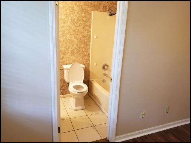 Building Photo - 39 Oak Forest Loop