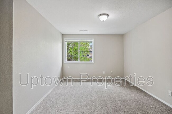 Building Photo - 6133-6135 SE Frances St.