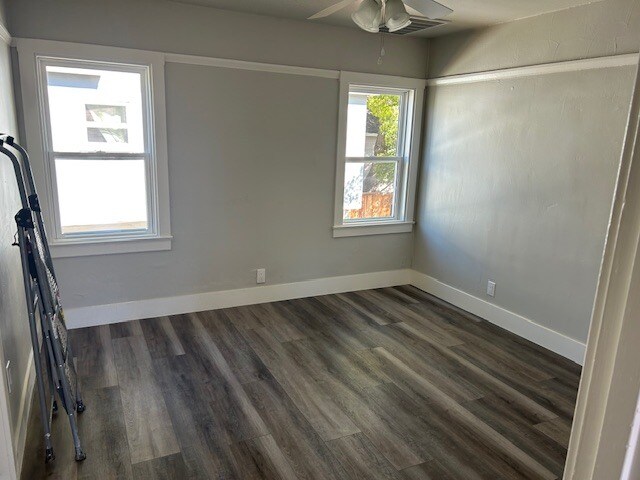 Building Photo - 1713 1/2 V St