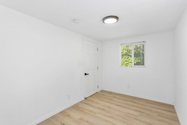 Building Photo - 2014 E 88th St