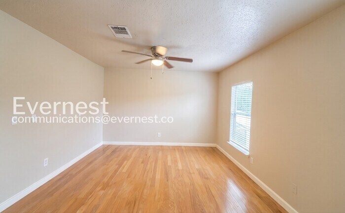 Building Photo - 12322 Flaxen Dr