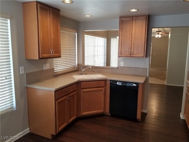 Building Photo - 305 Windmere St