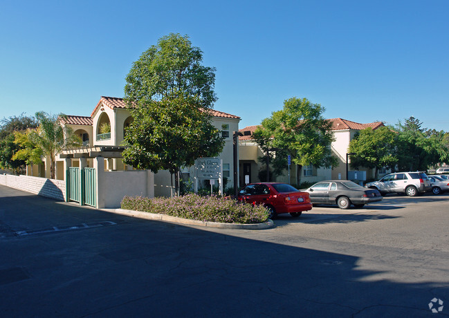 Primary Photo - Park Glenn Senior Apartments