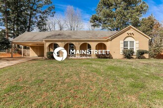 Building Photo - 4 Bedroom Pet-Friendly Home in Memphis, TN with Main Street Renewal