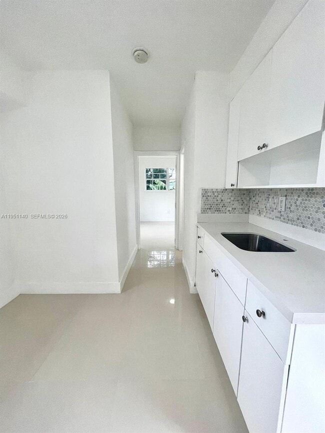 Building Photo - 8119 NW 5th Ct