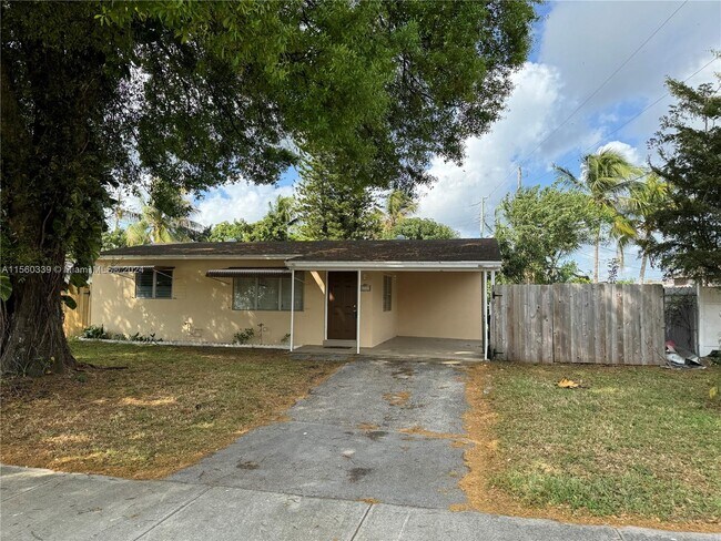 Building Photo - 6111 NW 43rd Ave