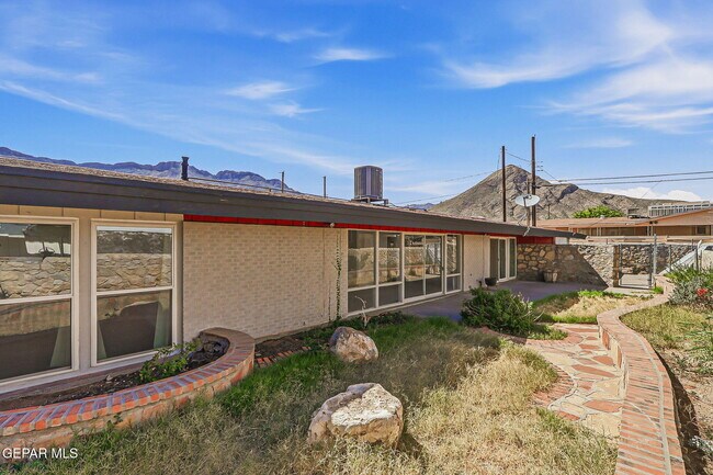Building Photo - 2801 Polk Ave