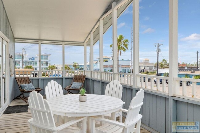 Building Photo - 105 E Marisol Dr