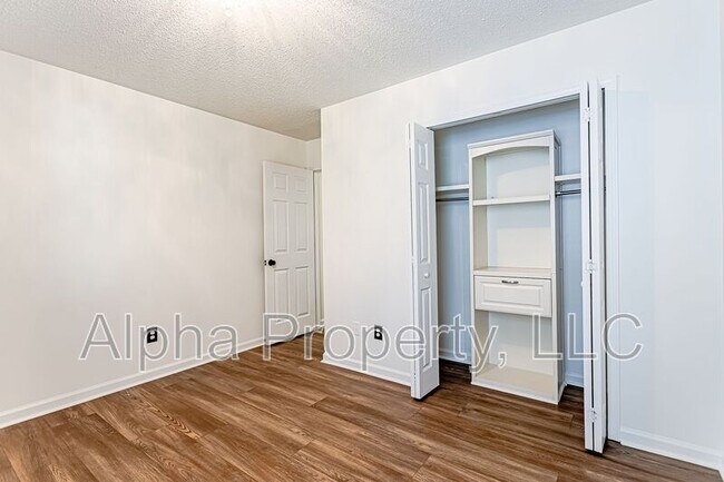 Building Photo - 317 Edenberry Way