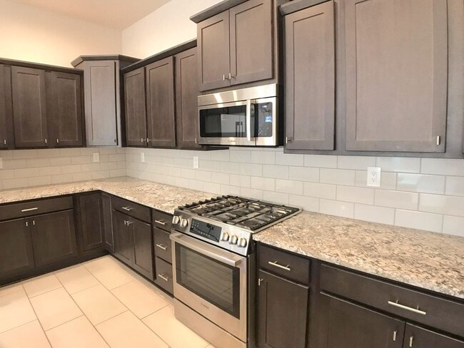 Building Photo - Gorgeous Los Lunas 3 Bedroom! Open layout! Tons of space. Built in 2021