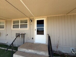Building Photo - MOVE IN SPECIAL- Cozy 1-Bedroom Unit in Lubbock – Ideal for Urban Living!