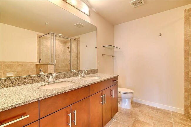 Building Photo - 360 Nueces St
